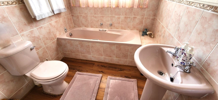 3 Bedroom Property for Sale in Seemeeu Park Western Cape